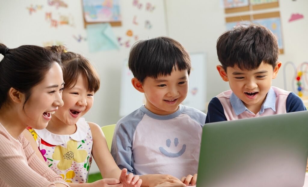 Cách dạy bé học từ vựng tiếng Anh về con vật qua trò chơi tương tác